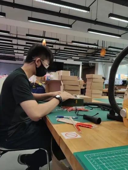 Cutting parts at the workbench